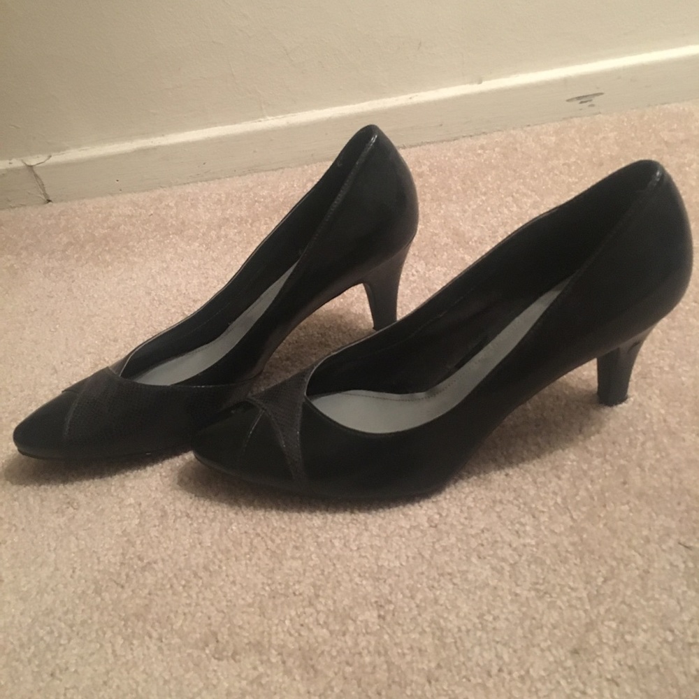 East 5th kitten heels